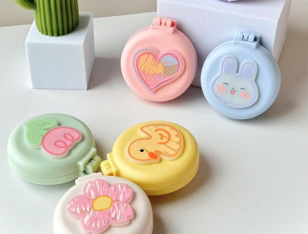 Y51 розовый Расческа складная с зеркалом Сердечко